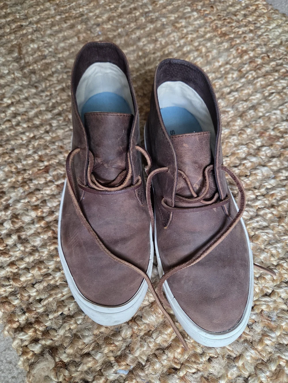 SEAVEES-Maslon Desert Chukka Boot Color: Elmwood